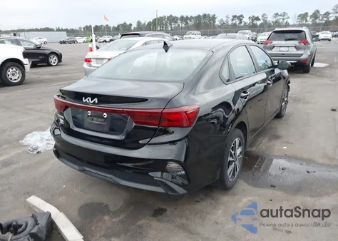 2024 Kia Forte Lxs z USA, uszkodzony, nr VIN 3KPF24AD3RE696192